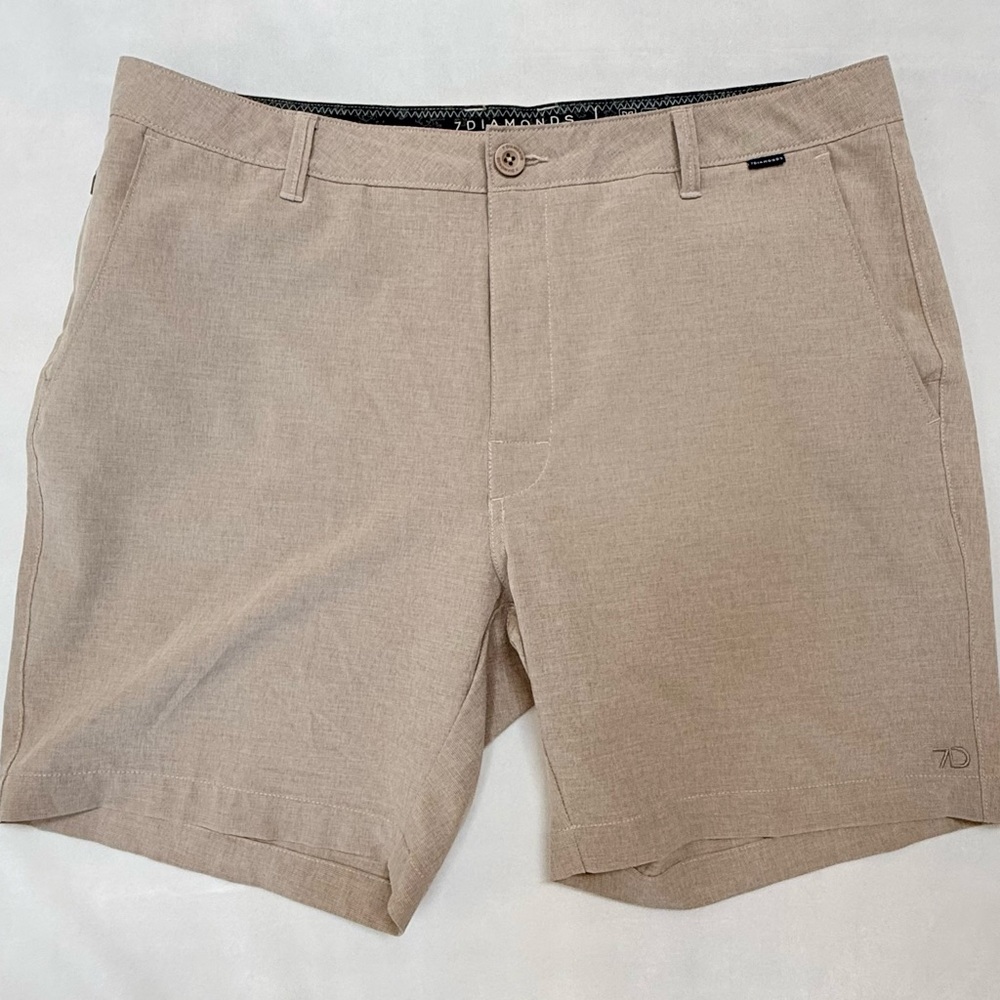 7 Diamonds Men's Flat Front Shorts - Khaki